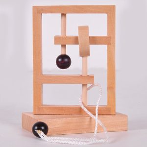 Casse tête en bois avec ficelle