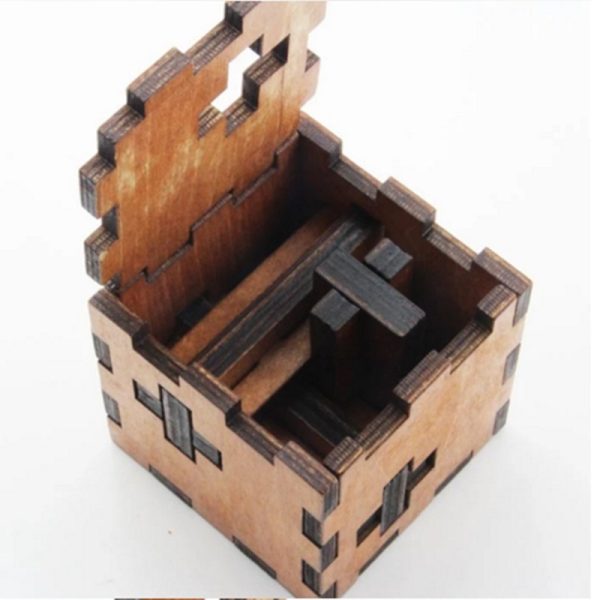 Cube en bois casse tête